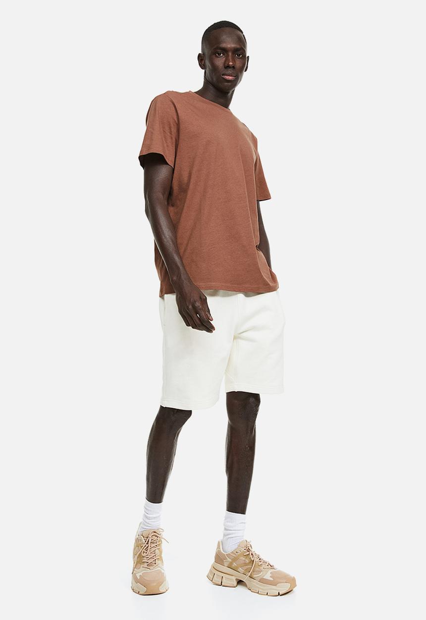 H&M - Regular fit round-neck T-shirt - brown