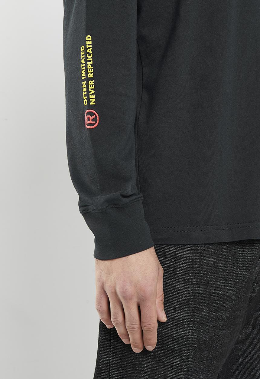 Levi’s® - Relaxed long sleeve graphic tee z poster logo - black