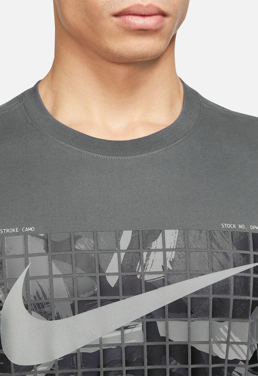 Nike - Dri-FIT camo fitness t-shirt - grey