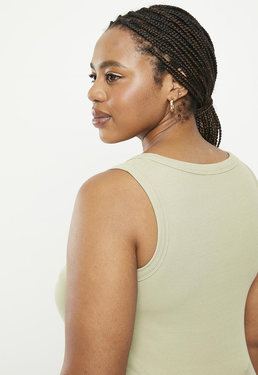 Cotton On - Plus the one organic rib scoop tank - desert sage