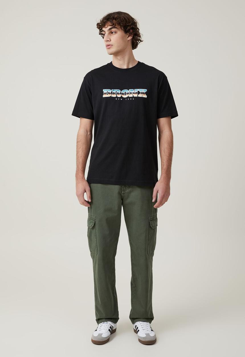 Cotton On - Loose fit art t-shirt - black / bronx