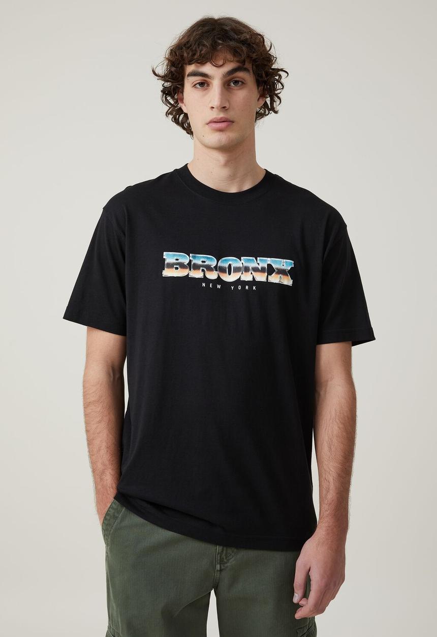 Cotton On - Loose fit art t-shirt - black / bronx