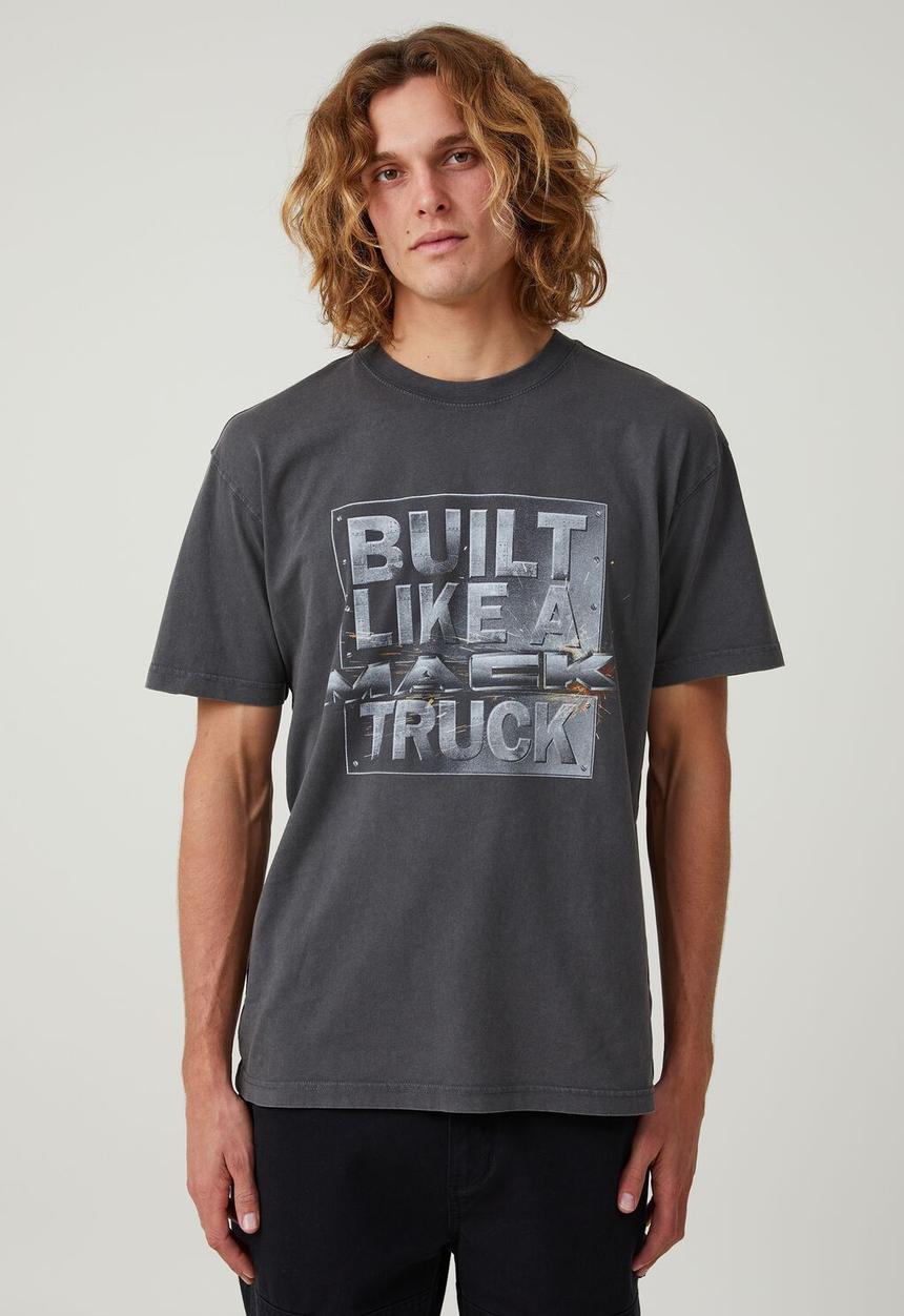 Cotton On - Mack trucks loose fit t-shirt - lcn mac faded slate / chrome