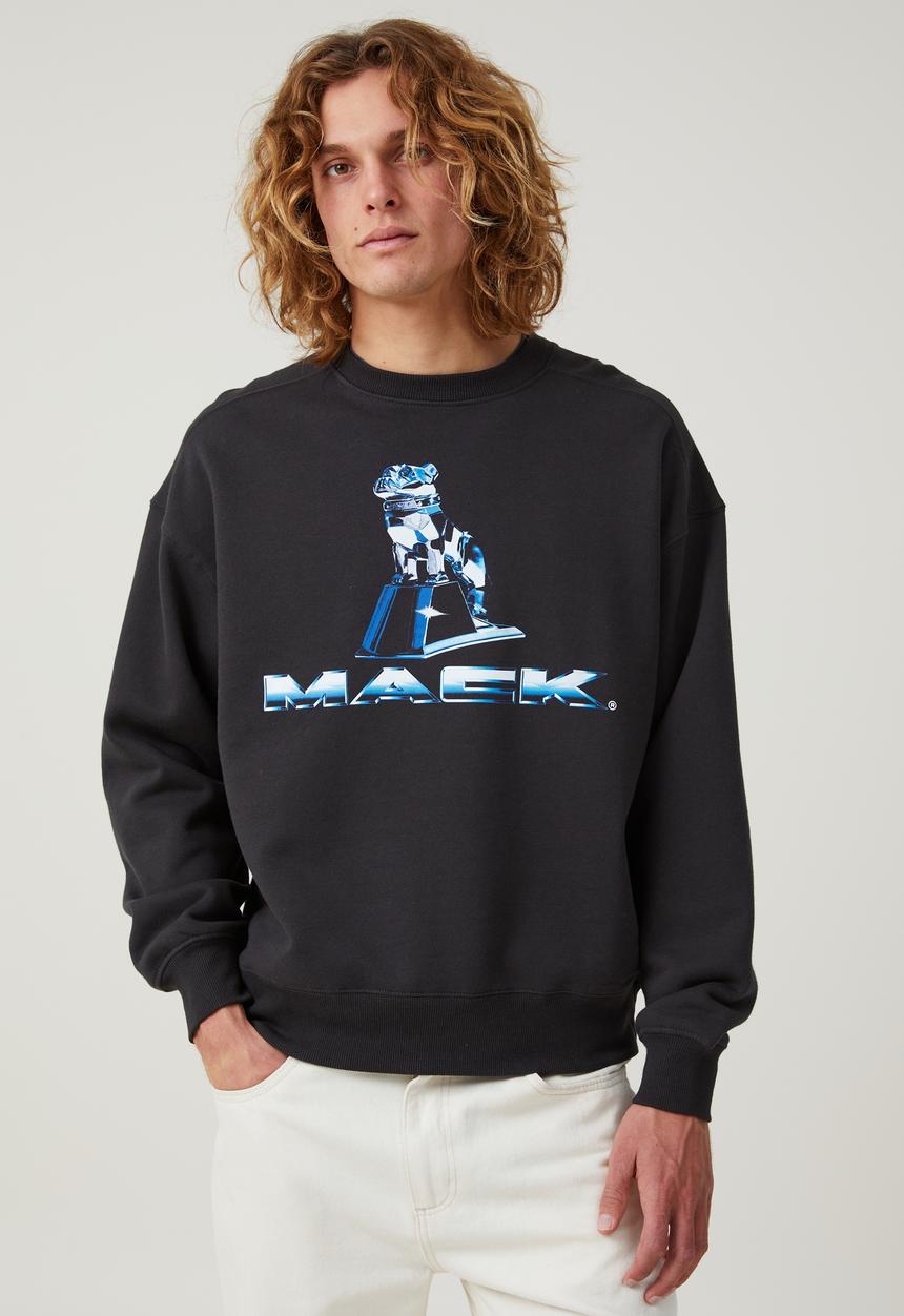Cotton On - Mack trucks oversized sweater - lcn mac washed black/bulldog logo