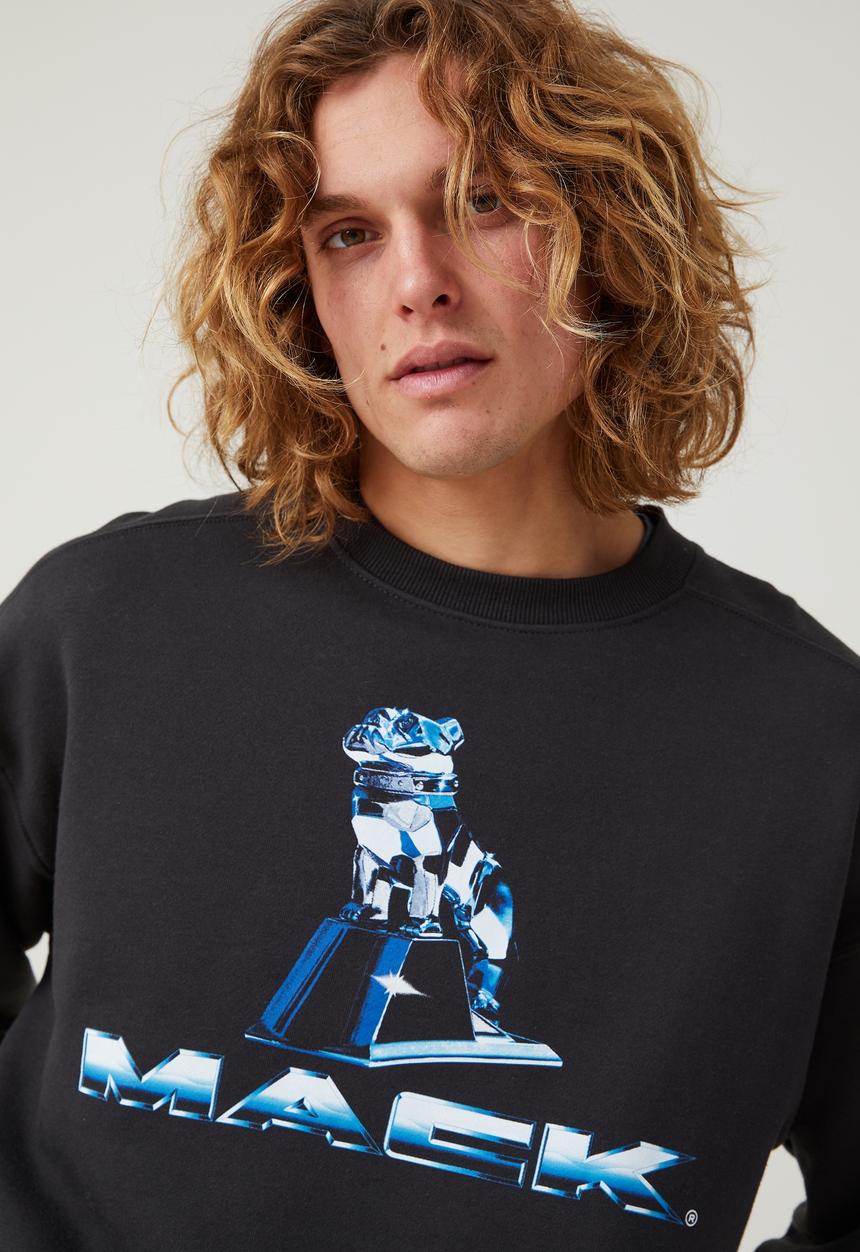 Cotton On - Mack trucks oversized sweater - lcn mac washed black/bulldog logo