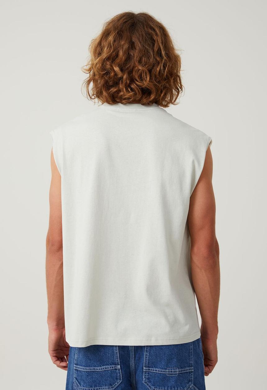 Cotton On - Mack trucks oversized muscle - lcn mac ivory / american dog