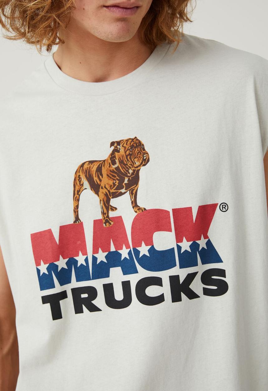 Cotton On - Mack trucks oversized muscle - lcn mac ivory / american dog