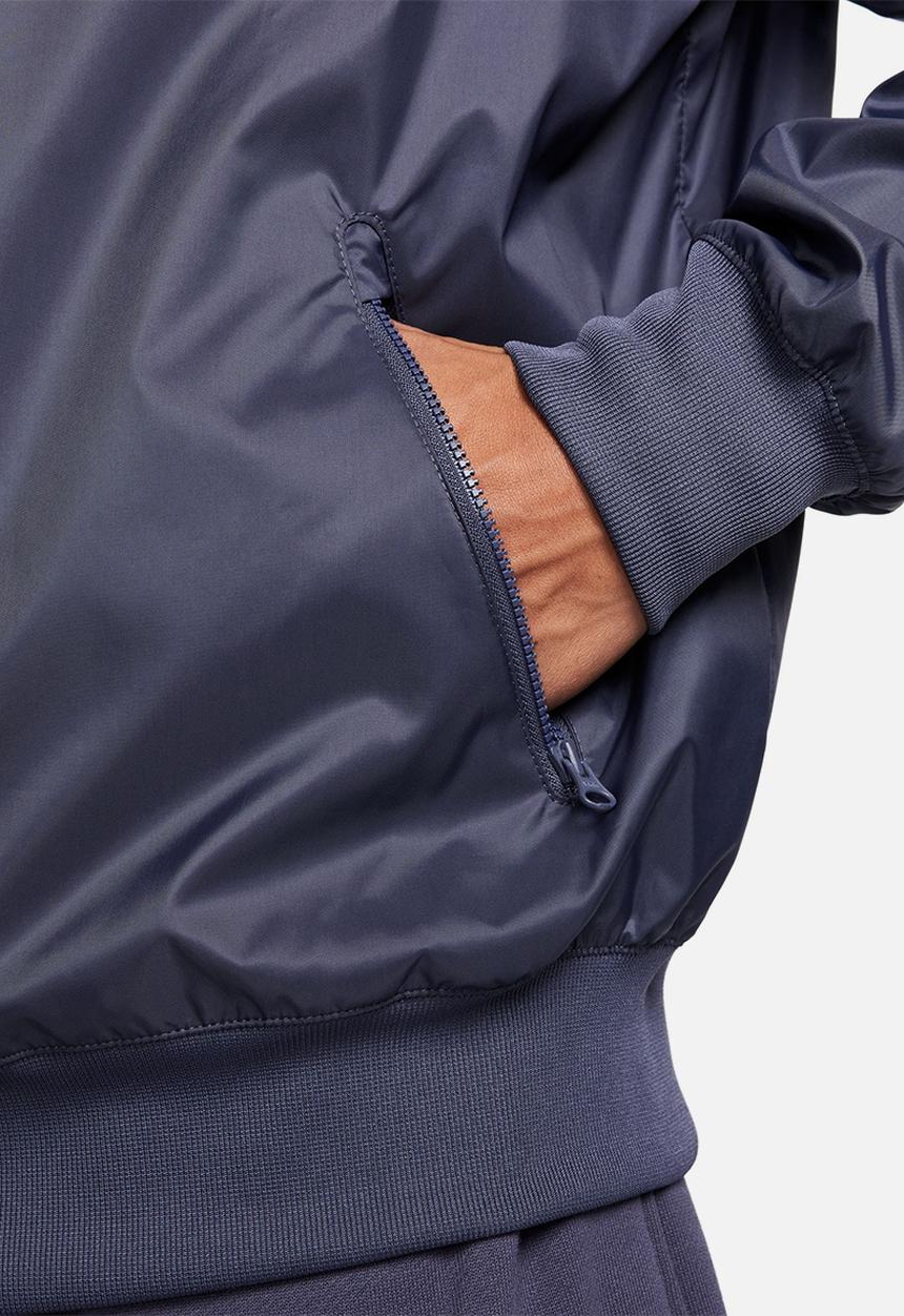 Nike - Liverpool FC Sport Essentials Windrunner jkt - purple / gridiron/whte