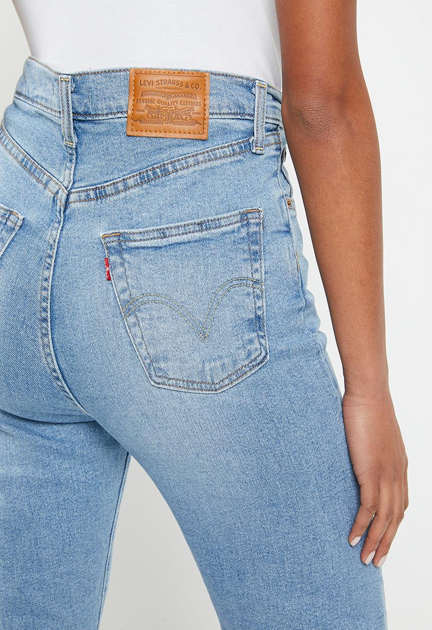 Levi’s® - Ribcage straight ankle z in the middle - light indigo