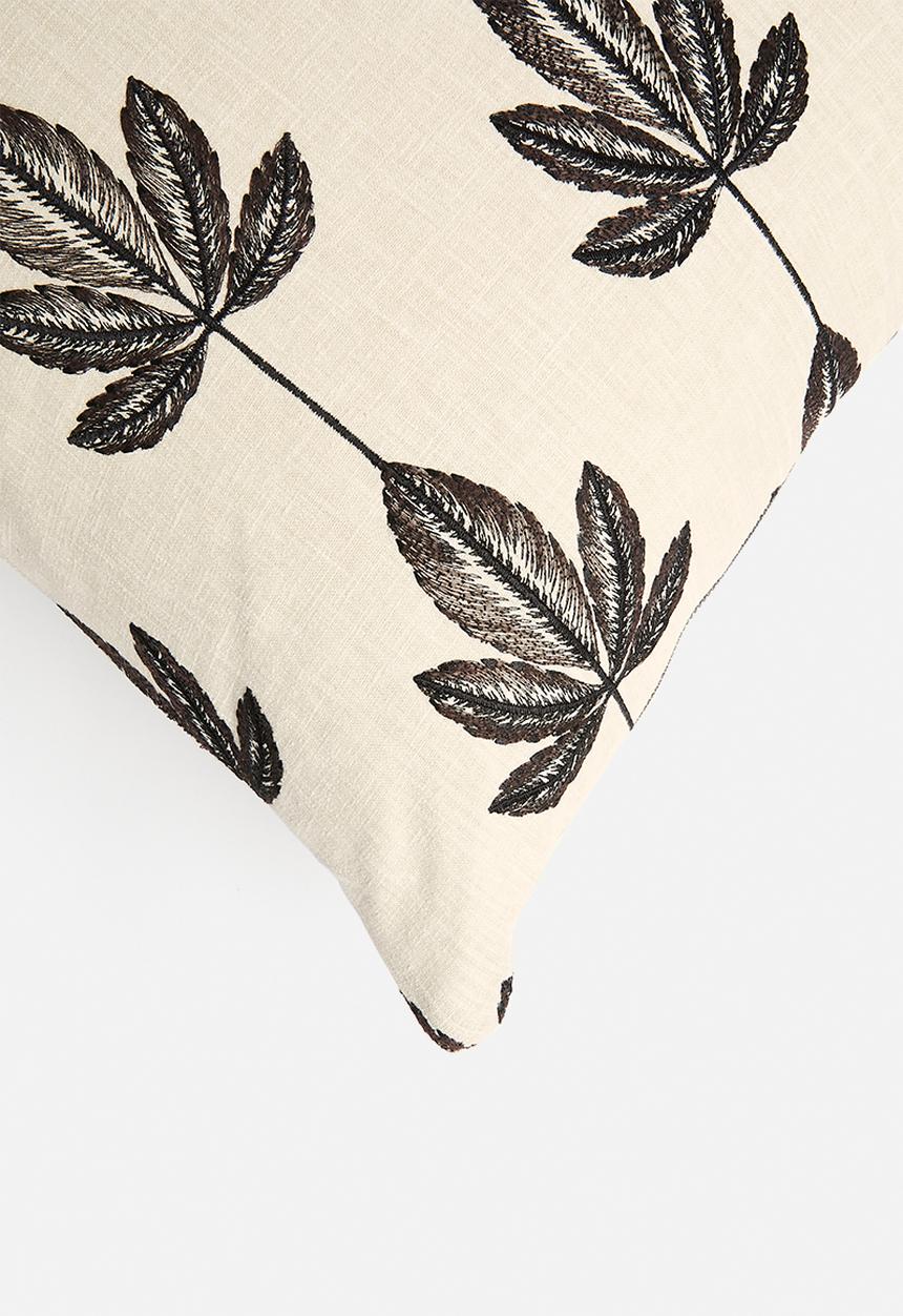 Hertex Haus - Mariana scatter with feather inner - black pepper