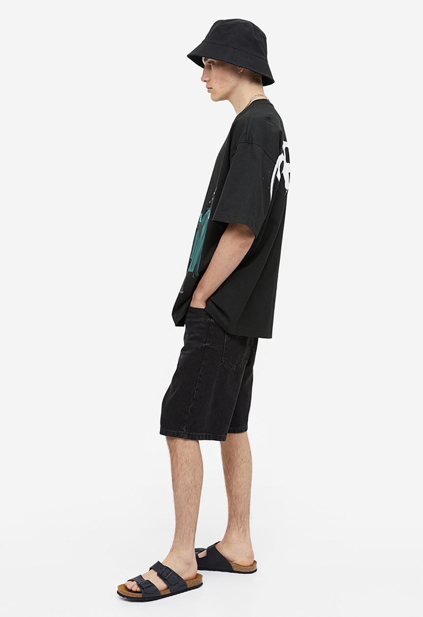 H&M - Oversized fit t-shirt - black/gorillaz 