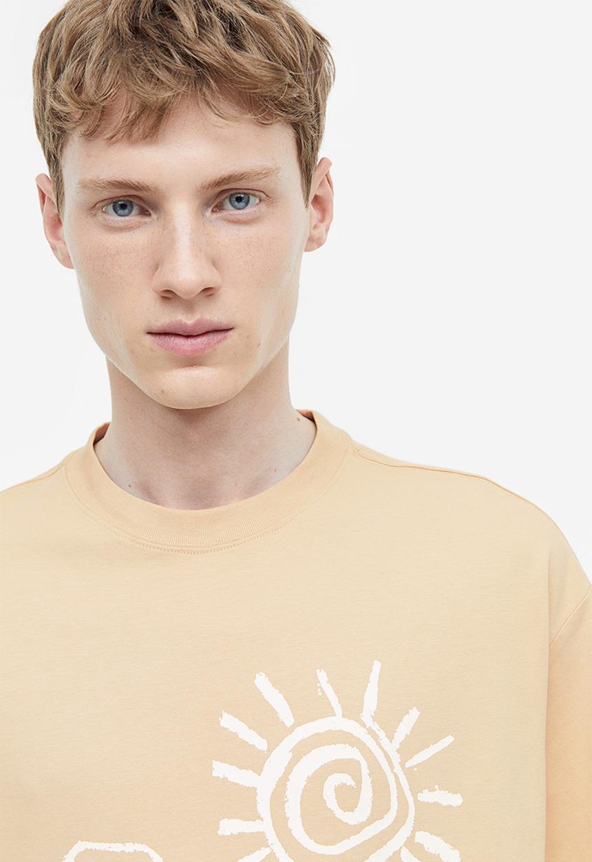 H&M - Relaxed fit printed t-shirt - beige/adventure on my mind 