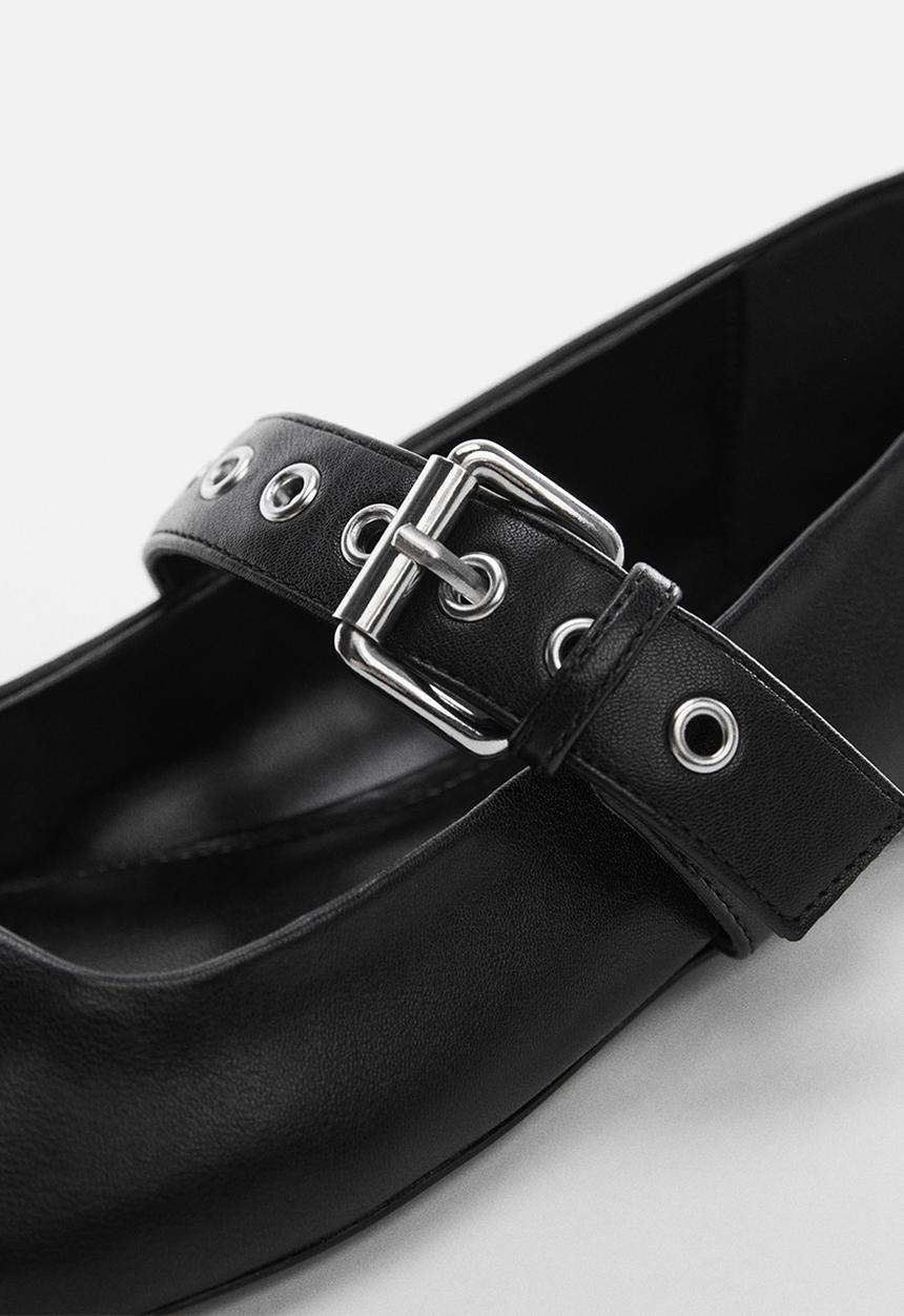 MANGO - Pellie buckle detail pump - black