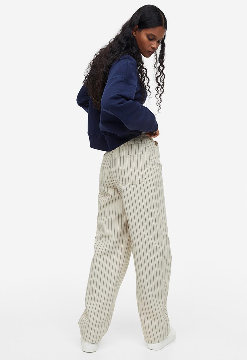 H&M - Twill cargo trousers - light beige/pinstriped 