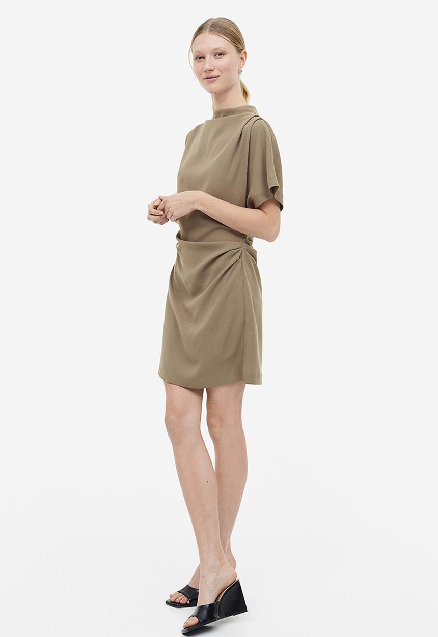 H&M - Gathered crêpe dress - dark beige 