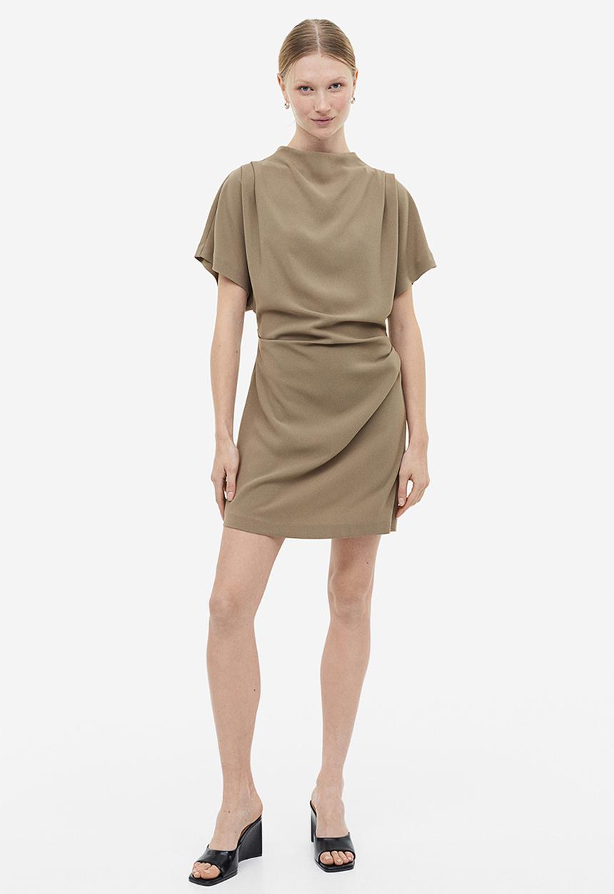 H&M - Gathered crêpe dress - dark beige 