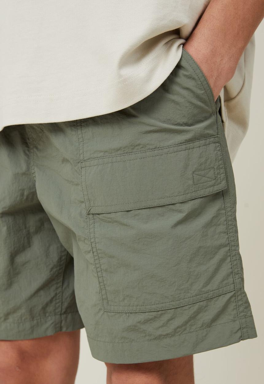 Cotton On - Parachute utility short - steel green utility