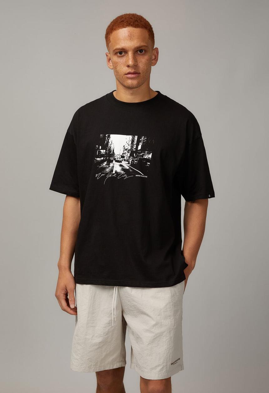 Factorie - Box fit unified t-shirt - black / nyc streets