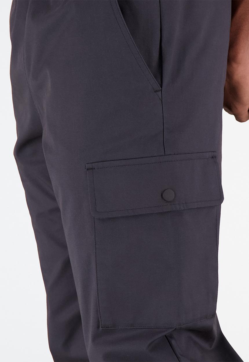 New Balance  - NB athletics woven cargo pant - black