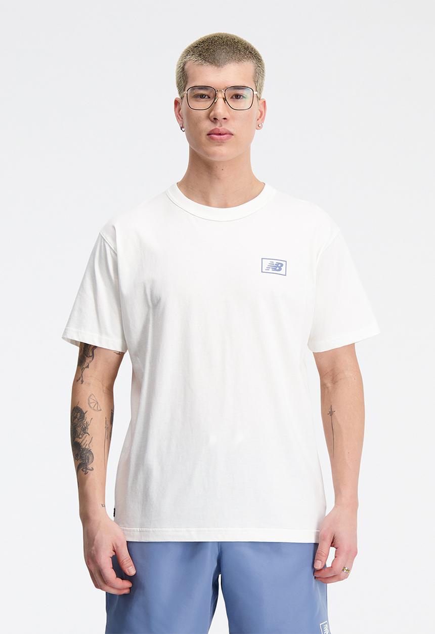 New Balance  - Nb essentials graphic tee - white
