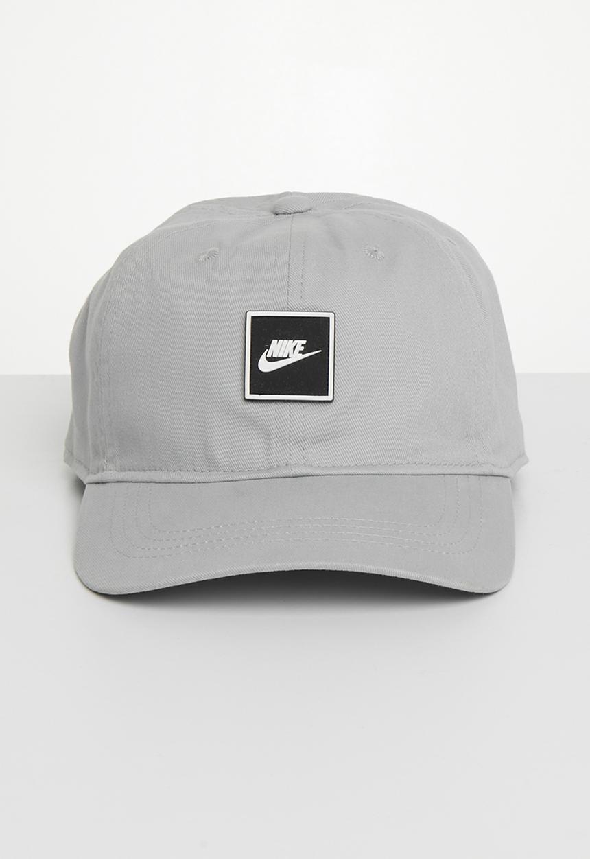 Nike - Nan futura patch curve brim ca - light smoke grey