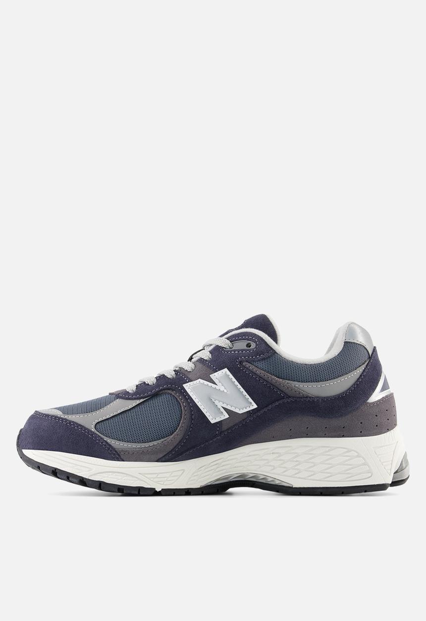 New Balance  - 2002R