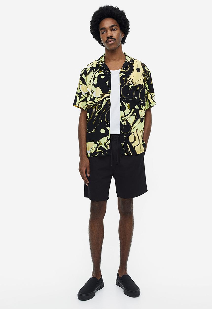 H&M - Regular fit cotton shorts - black