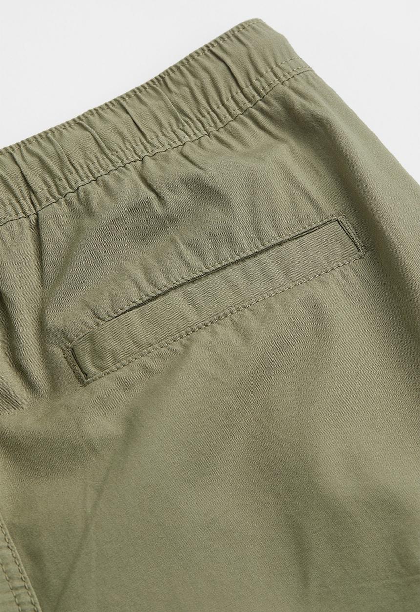 H&M - Regular fit cotton shorts - green