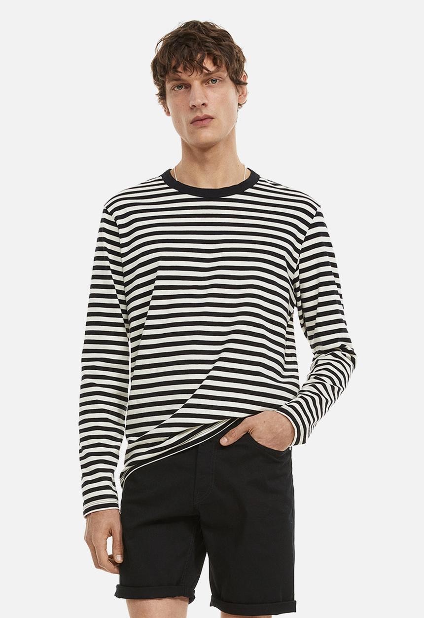 H&M - Slim fit cotton twill shorts - black