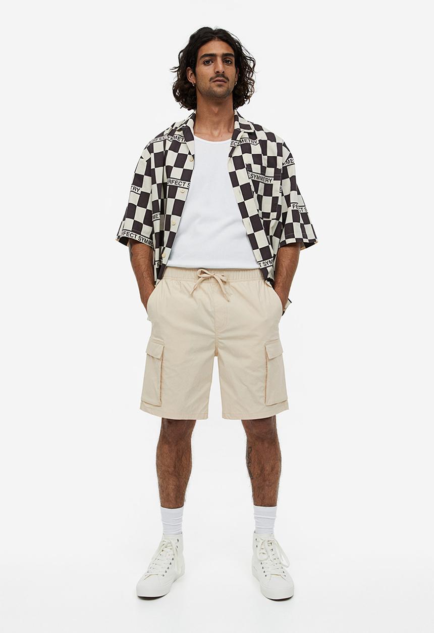 H&M - Regular fit nylon cargo shorts - beige