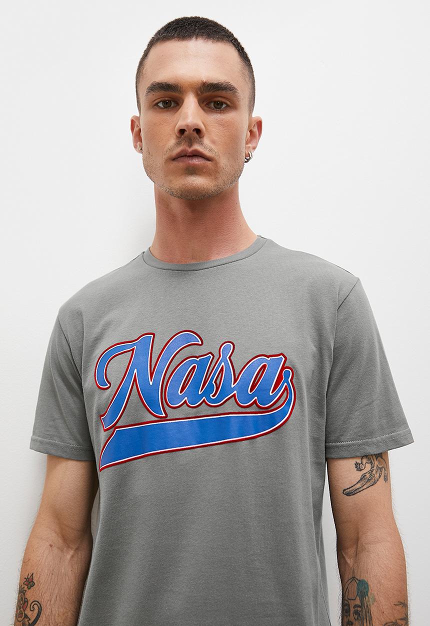 Superbalist - Nasa logo graphic crew neck tee - charcoal
