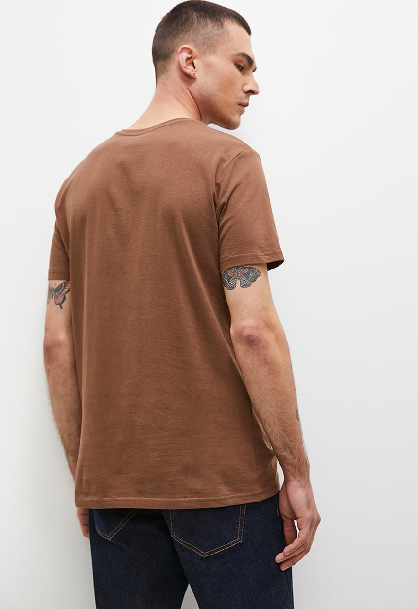 Superbalist - Dean BCI v-neck tee - brown