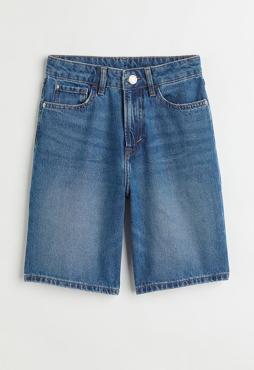 H&M - Loose fit denim shorts - denim blue 