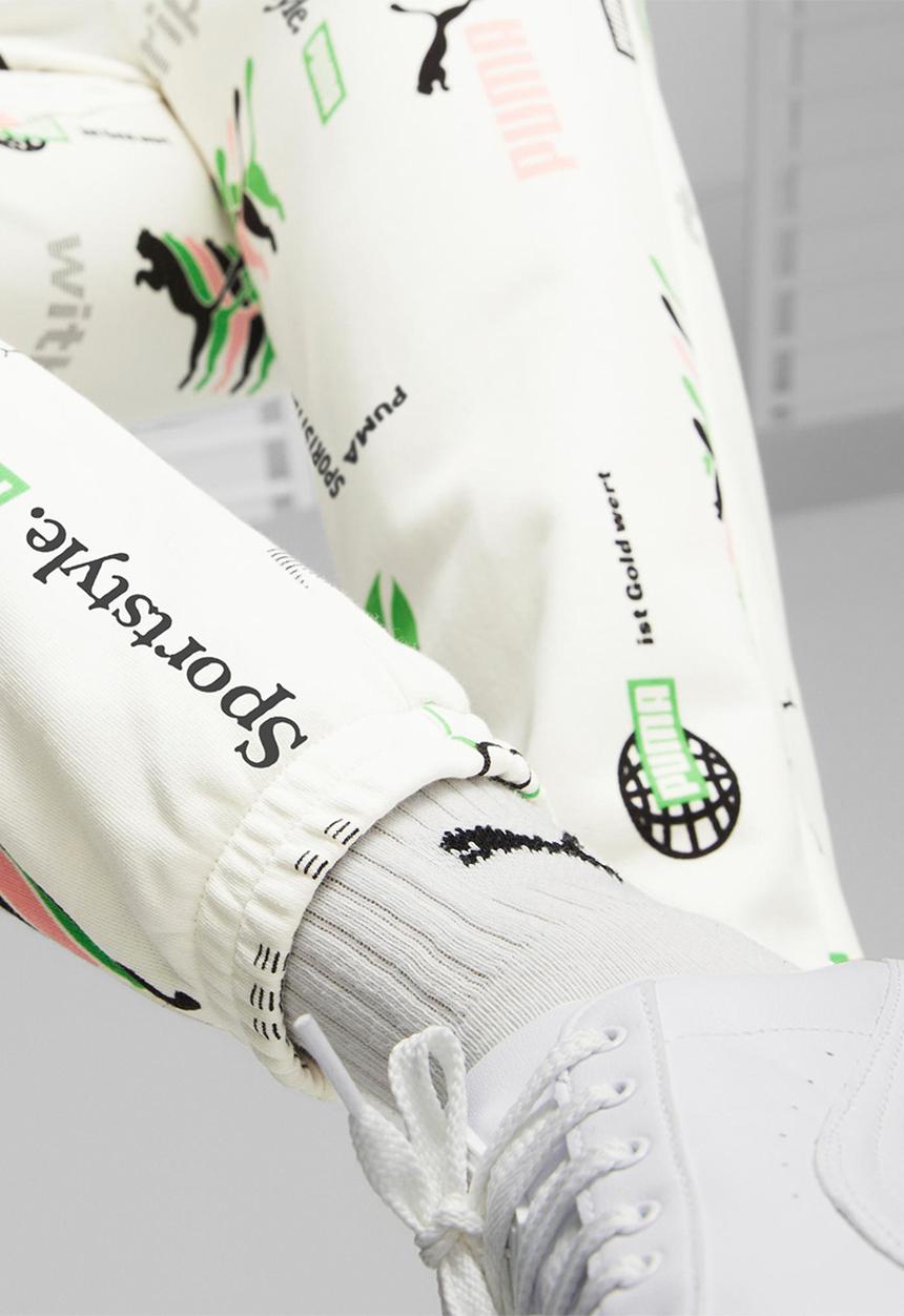 PUMA - Classics brand love aop sweatpants tr - warm white