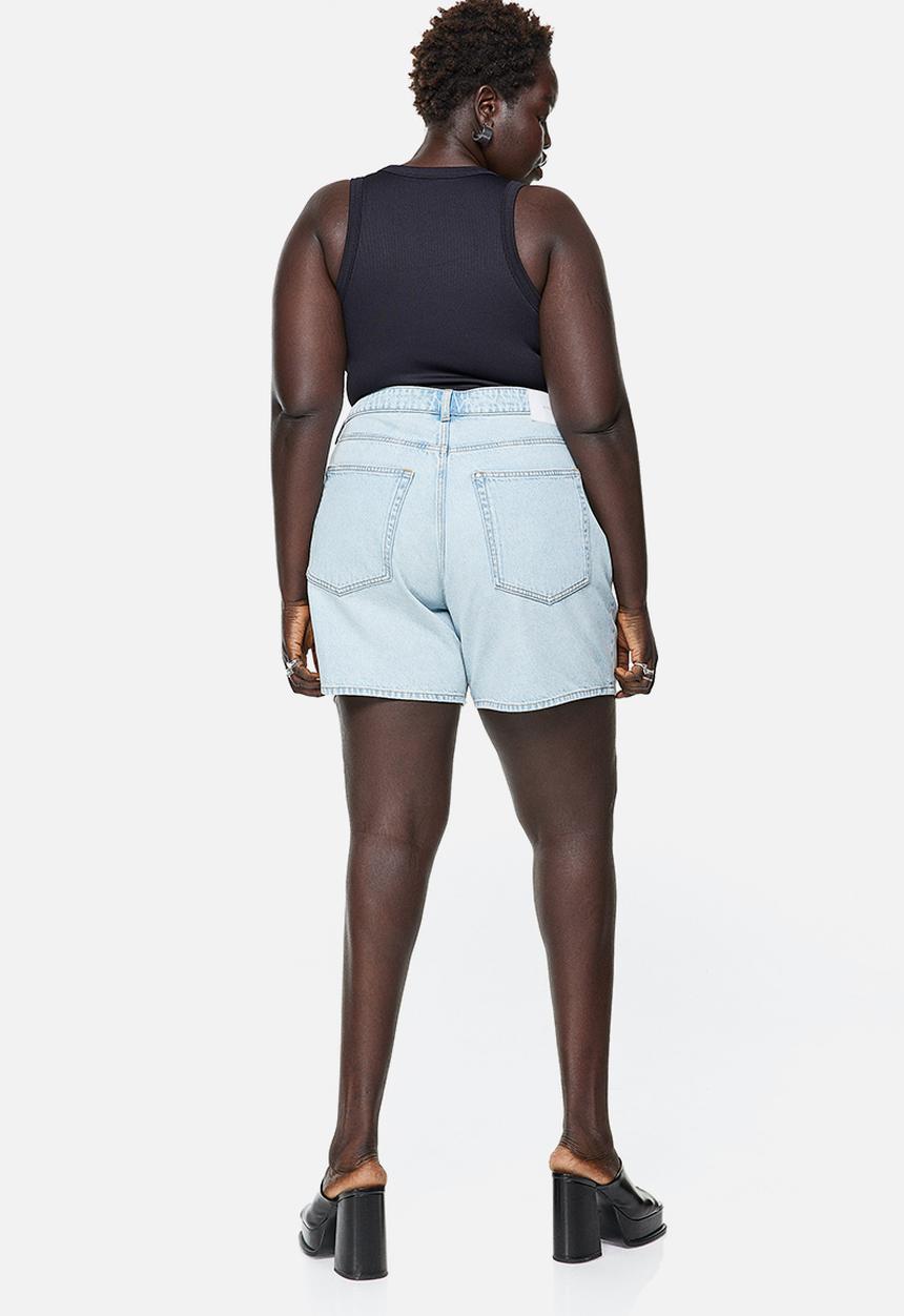 H&M - Curvy fit bermuda straight high denim shorts - pale denim blue 