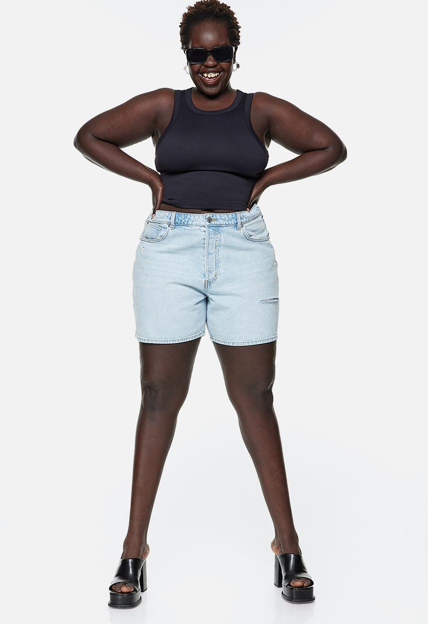 H&M - Curvy fit bermuda straight high denim shorts - pale denim blue 