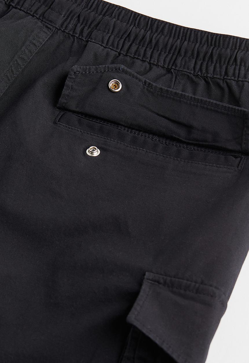 H&M - Regular fit twill cargo shorts - black