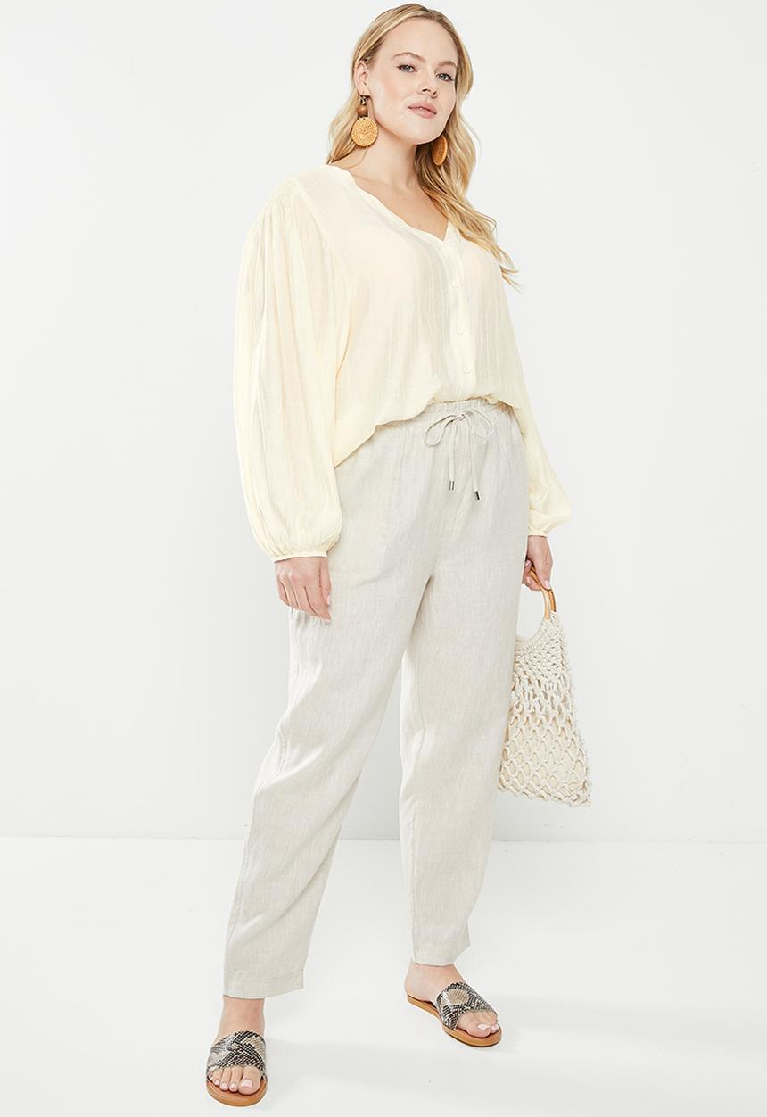 Me&B - Plus bellow sleeve blouse with shoulder detail - cream