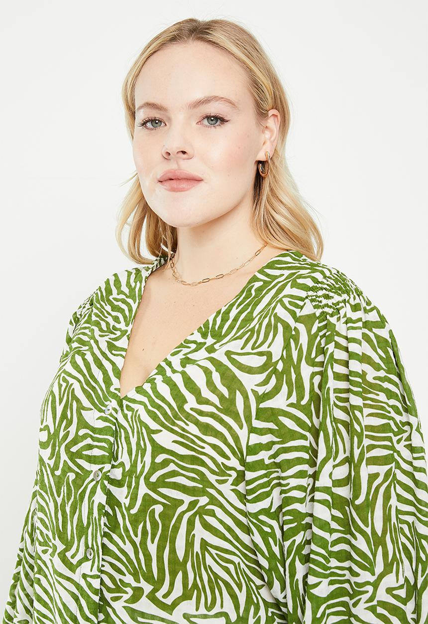 Me&B - Plus bellow sleeve blouse with shoulder detail - olive tiger