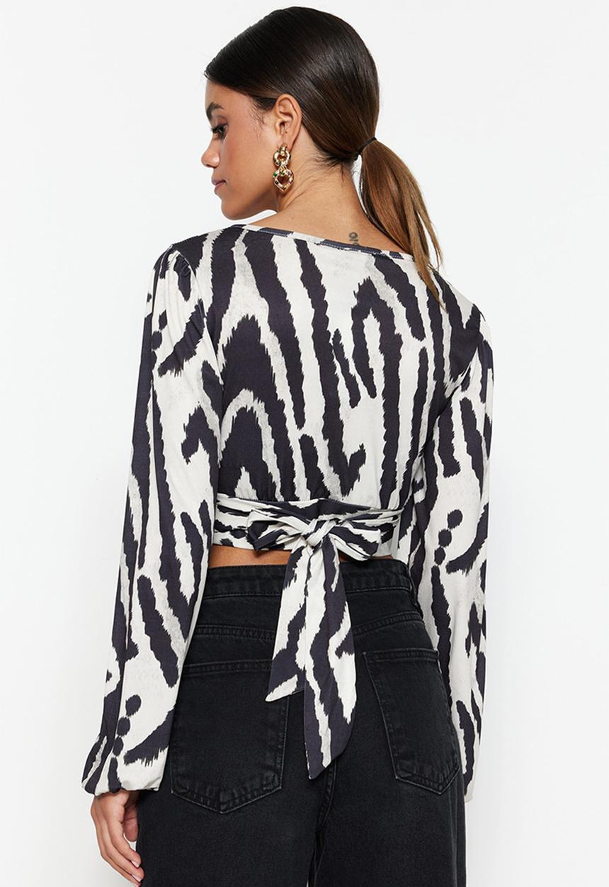 Trendyol - Cropped wrap blouse - black