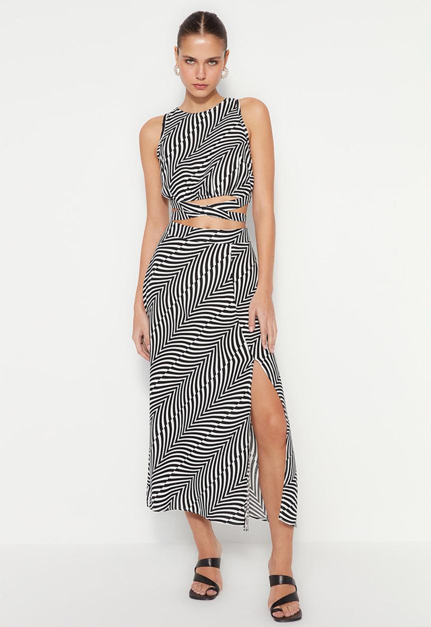 Trendyol - Midi slit skirt - black