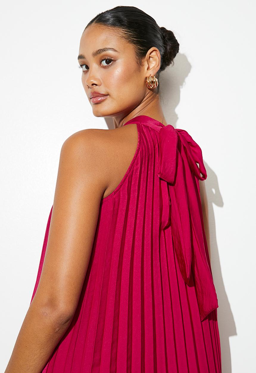 VELVET - Pleated halter maxi dress - red