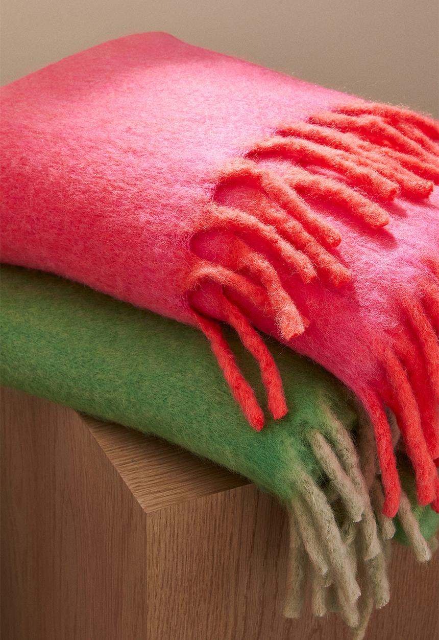 H&M - Wool-blend blanket - cerise