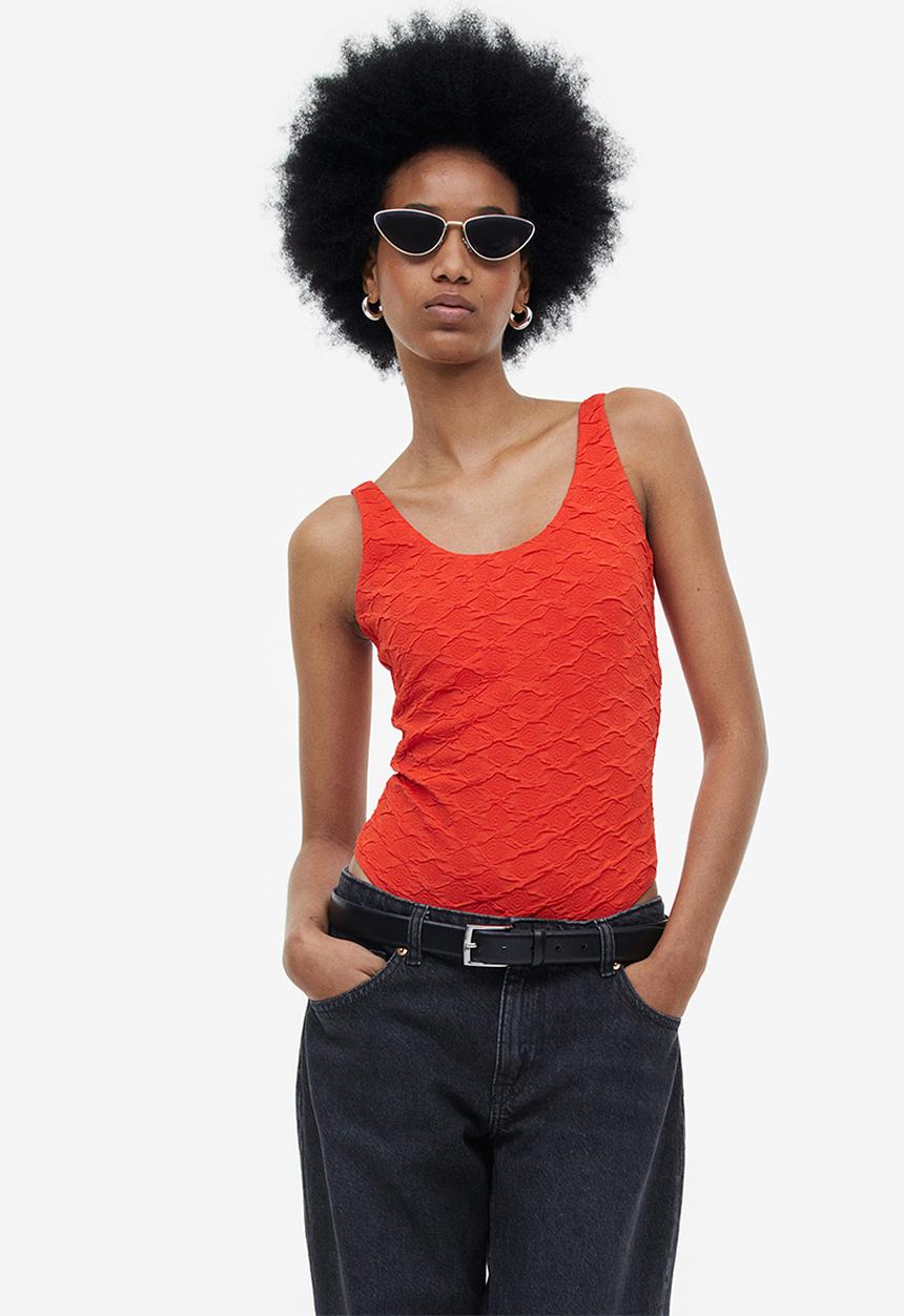 H&M - Textured body - red