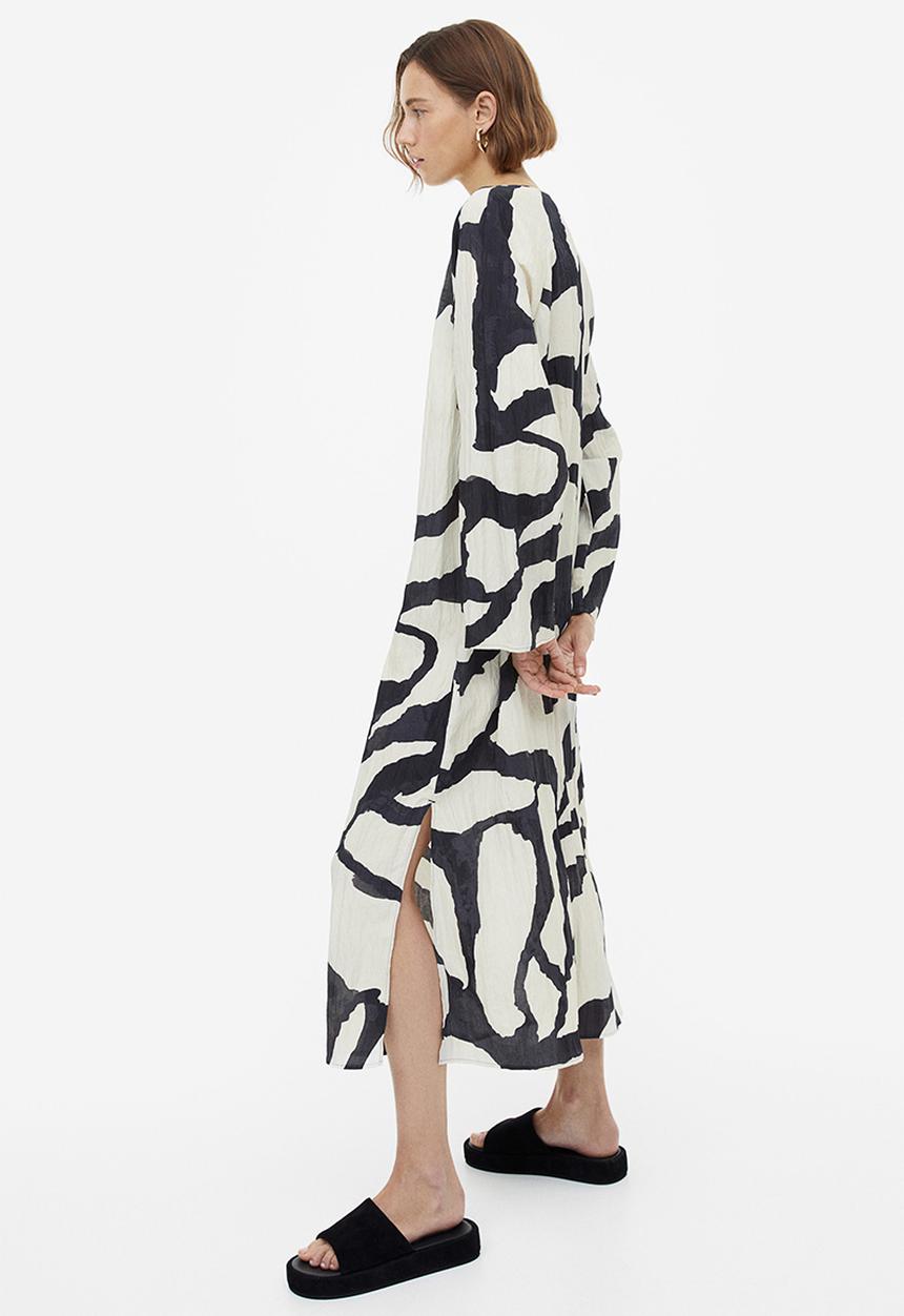 H&M - Lacing-detail crinkled dress - black/patterned