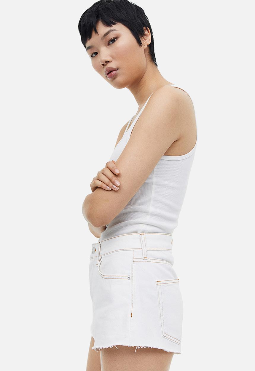 H&M - Curvy fit denim shorts - white
