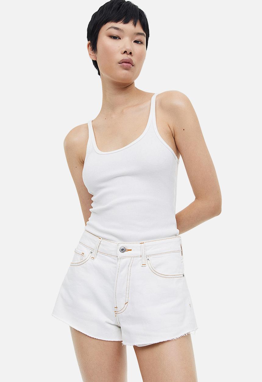 H&M - Curvy fit denim shorts - white