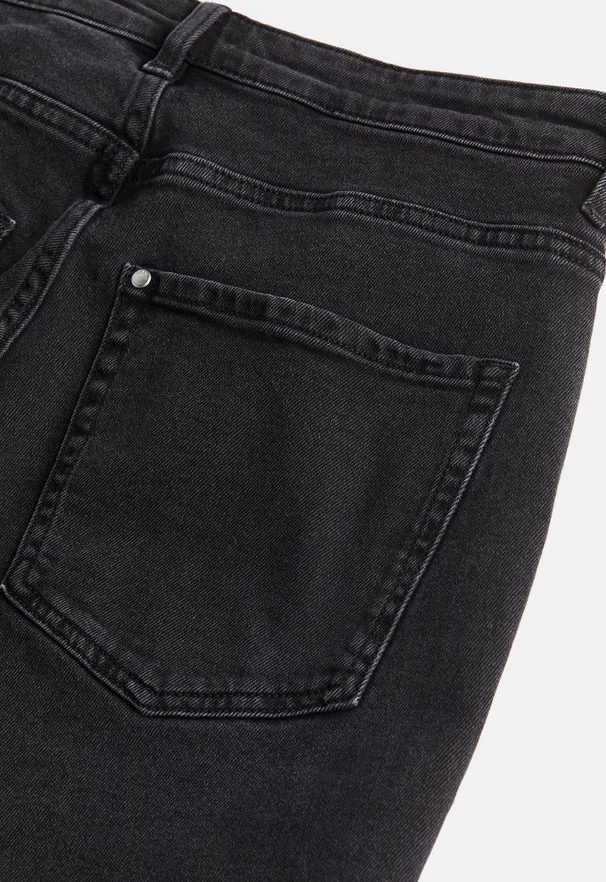 H&M - Curvy fit bootcut high jeans - black