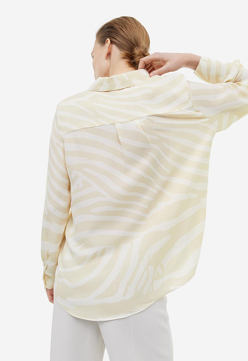 H&M - Pointed-collar shirt - light beige & patterned 