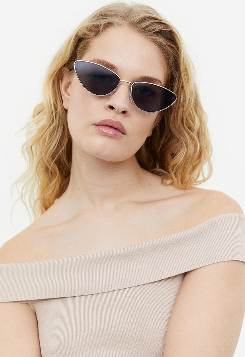 H&M - Sleeveless off-the-shoulder top - light beige 